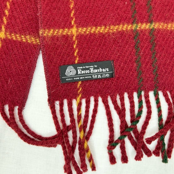 Røros Tweed Red Tartan Plaid Wool Scarf - Picture 3 of 6